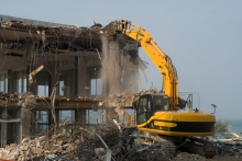 Démolition complète d'un bâtiment
